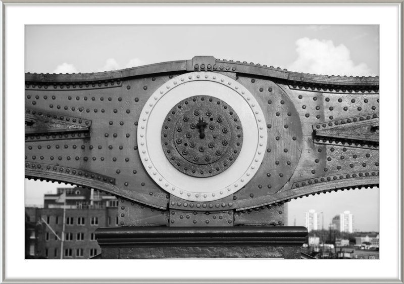 Tower Bridge Support - B&W