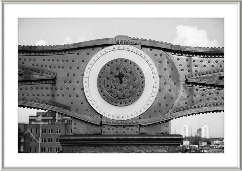 Tower Bridge Support - B&W