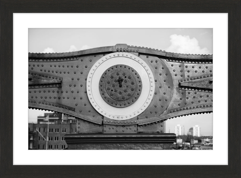 Tower Bridge Support - B&W