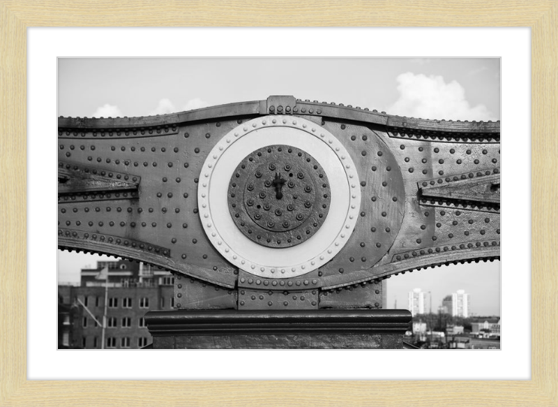 Tower Bridge Support - B&W