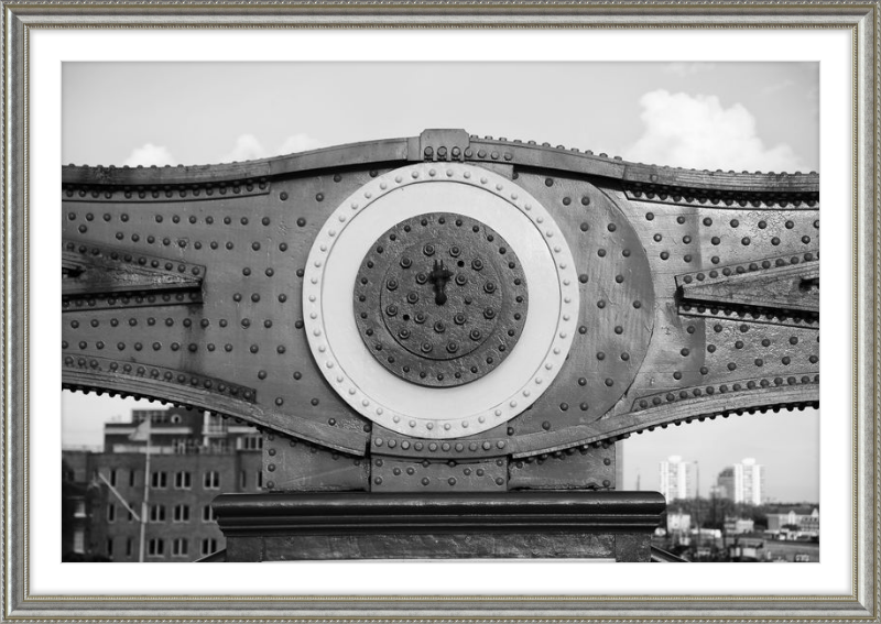 Tower Bridge Support - B&W