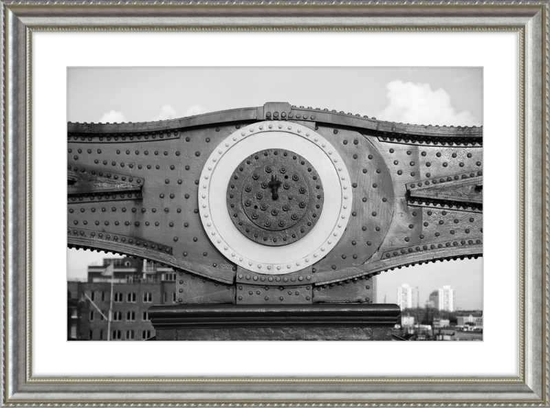 Tower Bridge Support - B&W