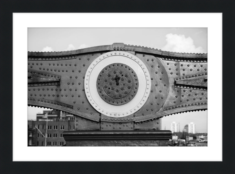 Tower Bridge Support - B&W