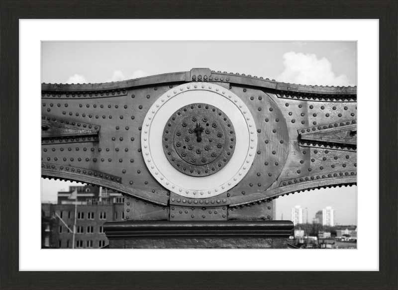 Tower Bridge Support - B&W