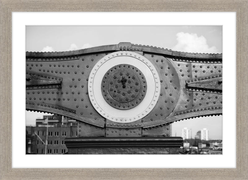Tower Bridge Support - B&W