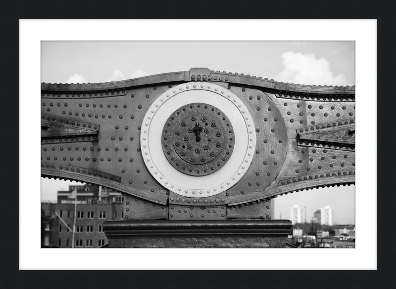 Tower Bridge Support - B&W