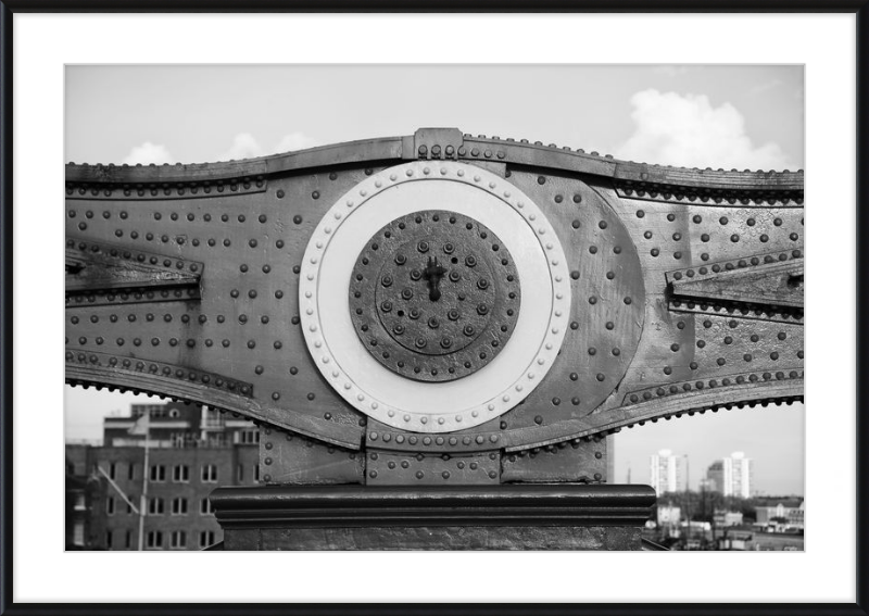 Tower Bridge Support - B&W