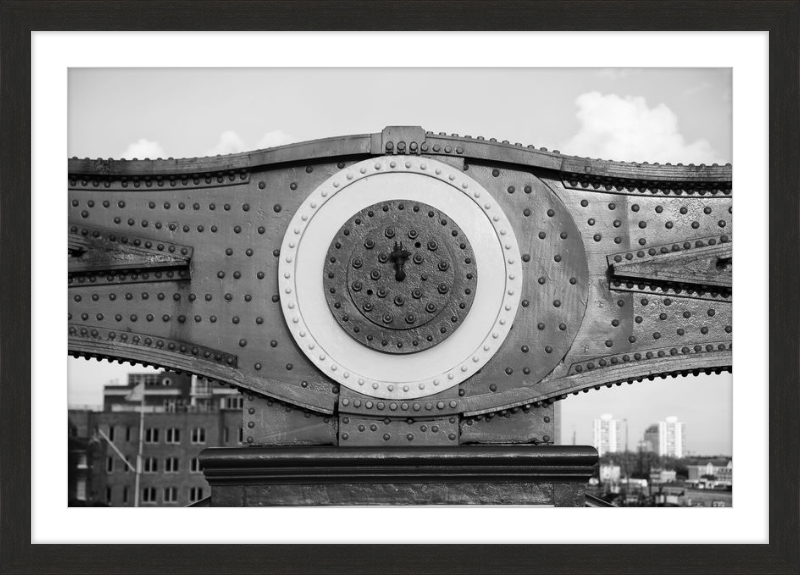 Tower Bridge Support - B&W