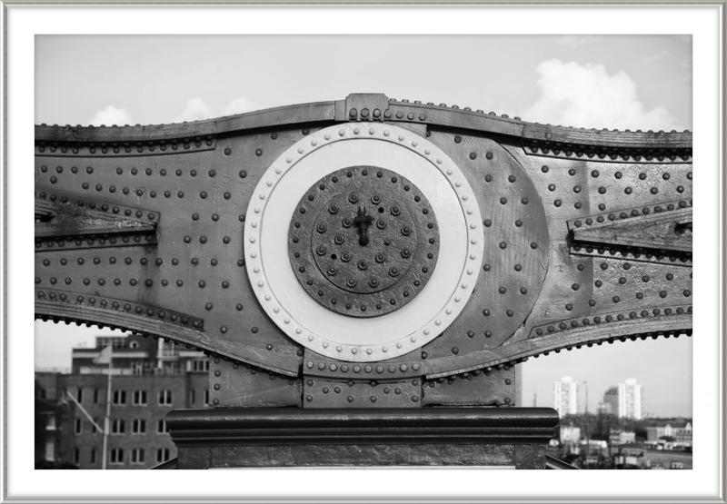 Tower Bridge Support - B&W