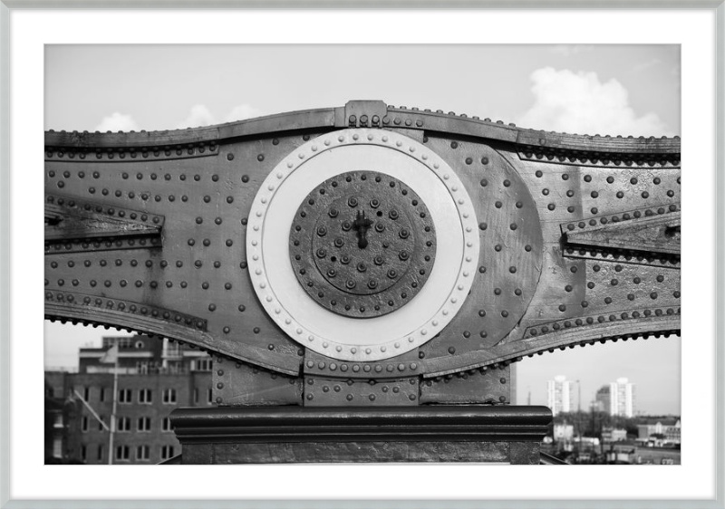 Tower Bridge Support - B&W