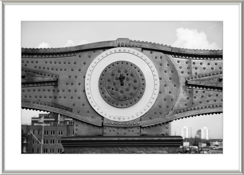 Tower Bridge Support - B&W