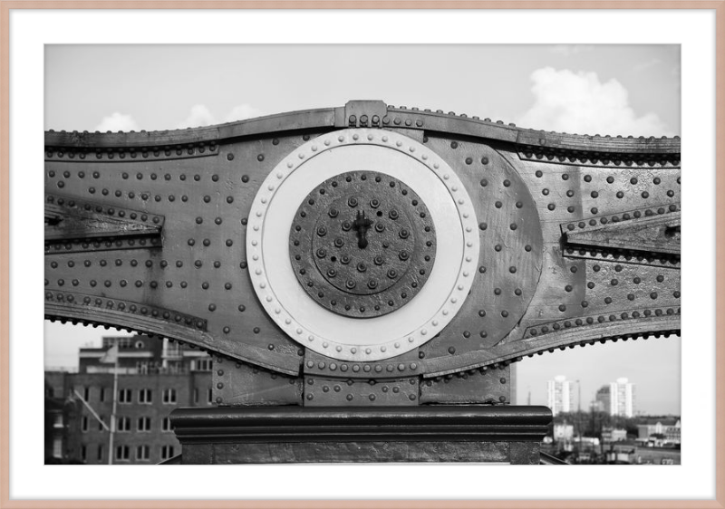 Tower Bridge Support - B&W