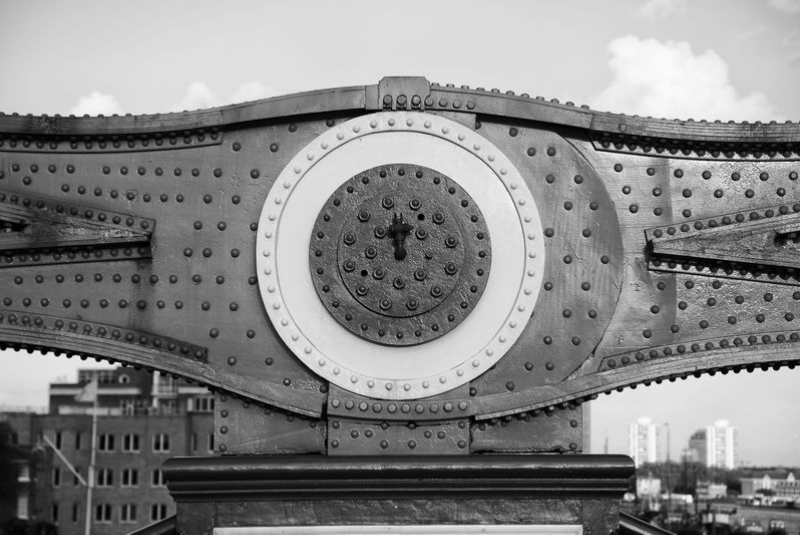 Tower Bridge Support - B&W