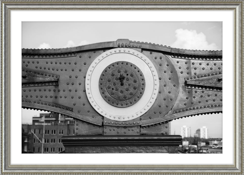 Tower Bridge Support - B&W