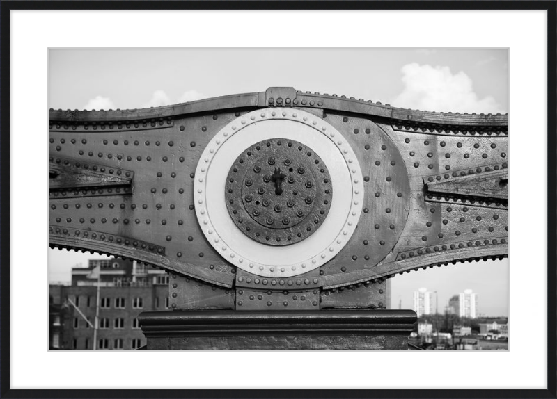 Tower Bridge Support - B&W