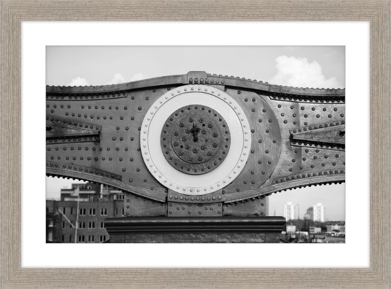 Tower Bridge Support - B&W