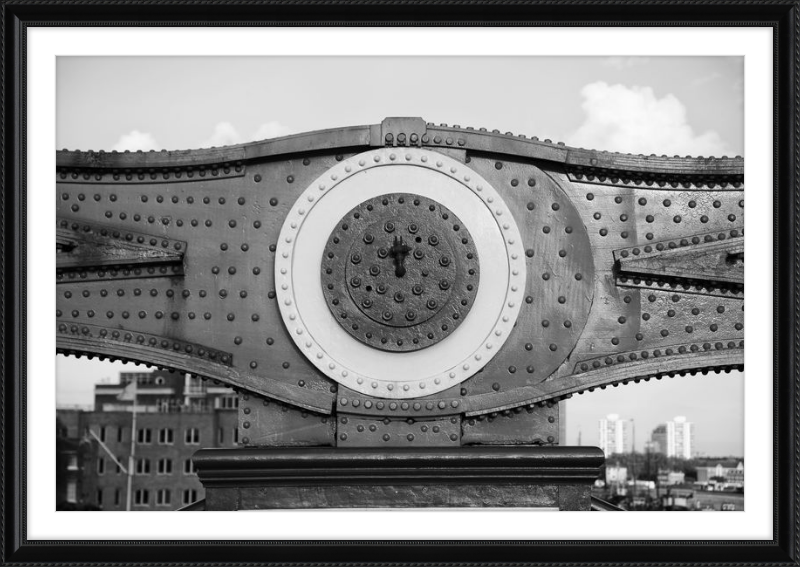 Tower Bridge Support - B&W