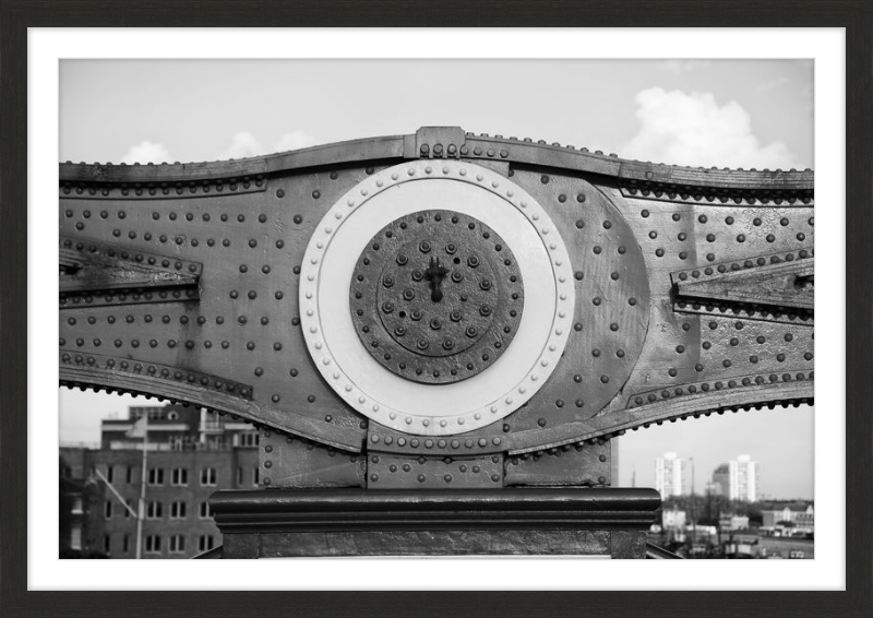 Tower Bridge Support - B&W
